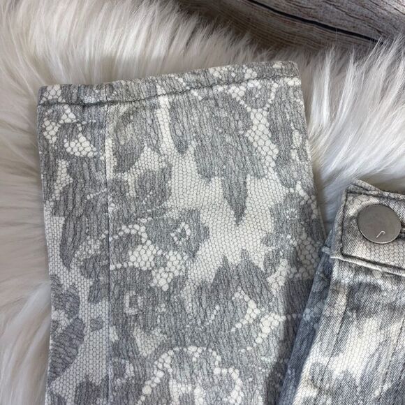 J Brand All Over Lace Super Skinny Jeans Sz 26 - Picture 9 of 11